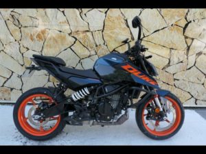 Occasion KTM Duke 125 + Silencieux Akrapovic + Options Bleu 2024